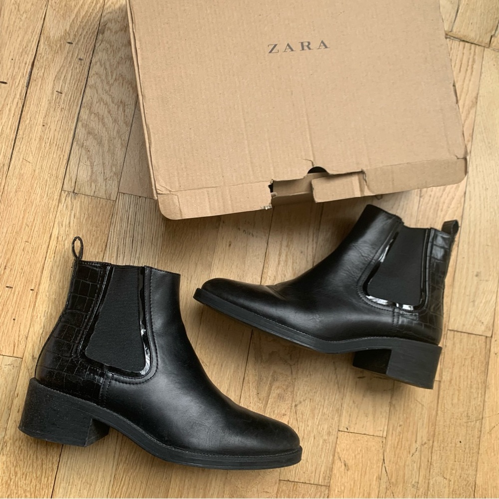 Zara Black Genuine Leather Chelsea Boot